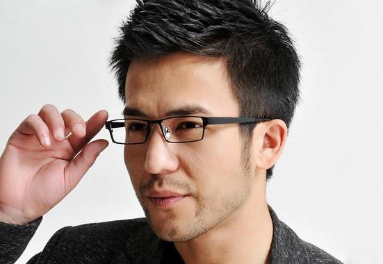 帶上近視眼鏡后為什么看東西都凸起來了